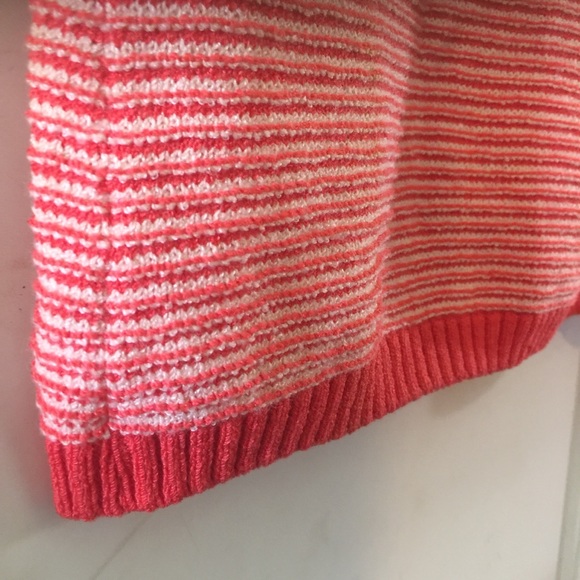 St. John Shell in melon orange with trim - Picture 3 of 5